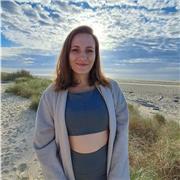 Online Yoga für Erwachsene, Kinderyoga, Eltern-Kind-Yoga & Mentaltraining mit jahrelanger Erfahrung als Volksschullehrerin